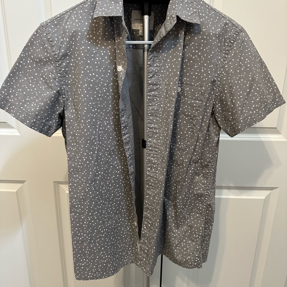 American Eagle Outfitters Gray and White Slim-Fit Casual Shirt